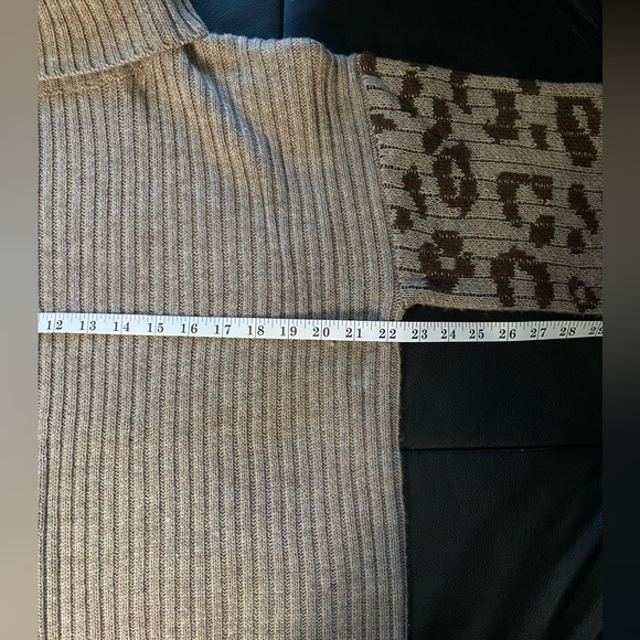 Shein oversized turtleneck sweater NWOT excellent condition Size M acrylic knit - Picture 2 of 6